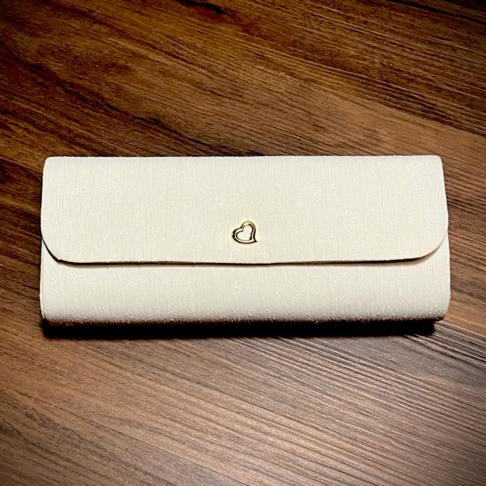 VICTORIA’S SECRET Bag Vintage Purse Clutch Silk Gold Heart White Cream